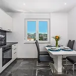 Luxury - Self Check In Appartement Rijeka